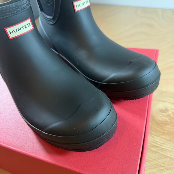 Hunter Matte Black Short Waterproof Ankle Boots with Red-White Pull Tab - Picture 9 of 16